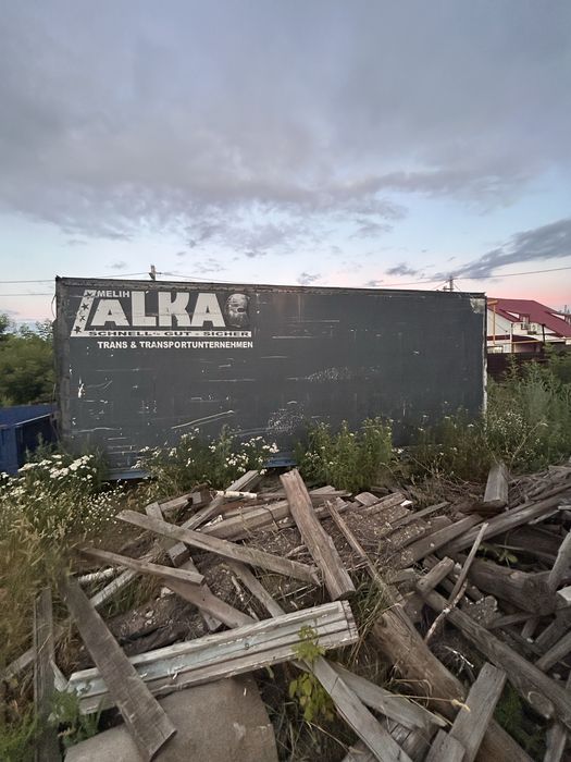 Продам грузовую будку