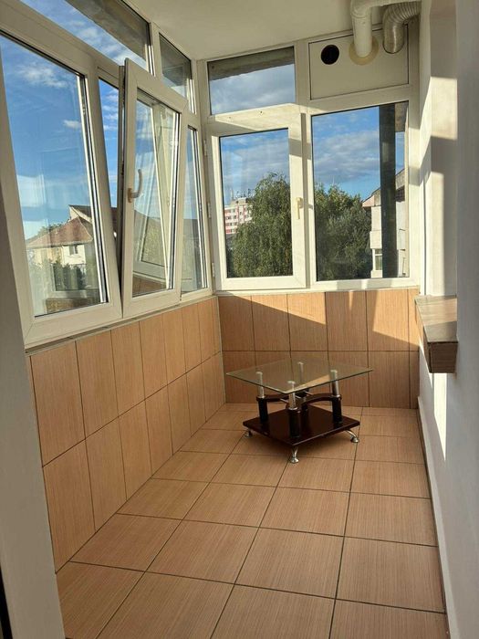 Vand apartament 2 camere decomsndat