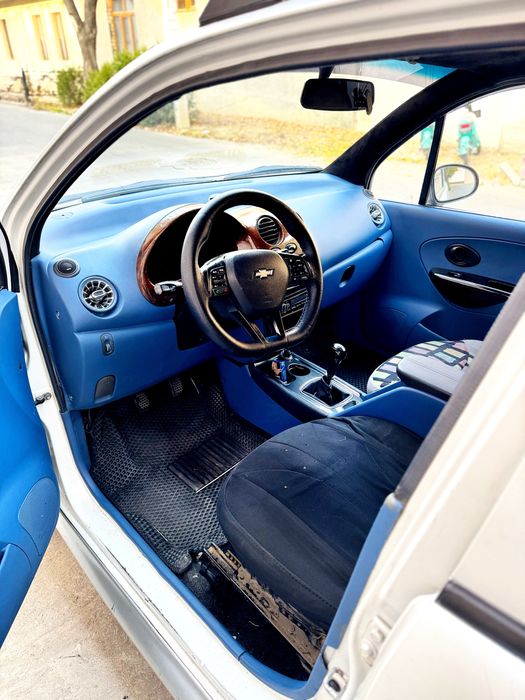 Avto Tyuning.  Tyuning Avto xizmati alikantara salon pakraska