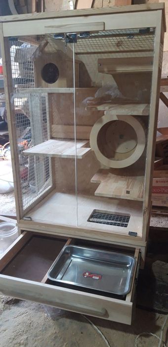 Деревянные клетки для птиц,кроликов и шиншил