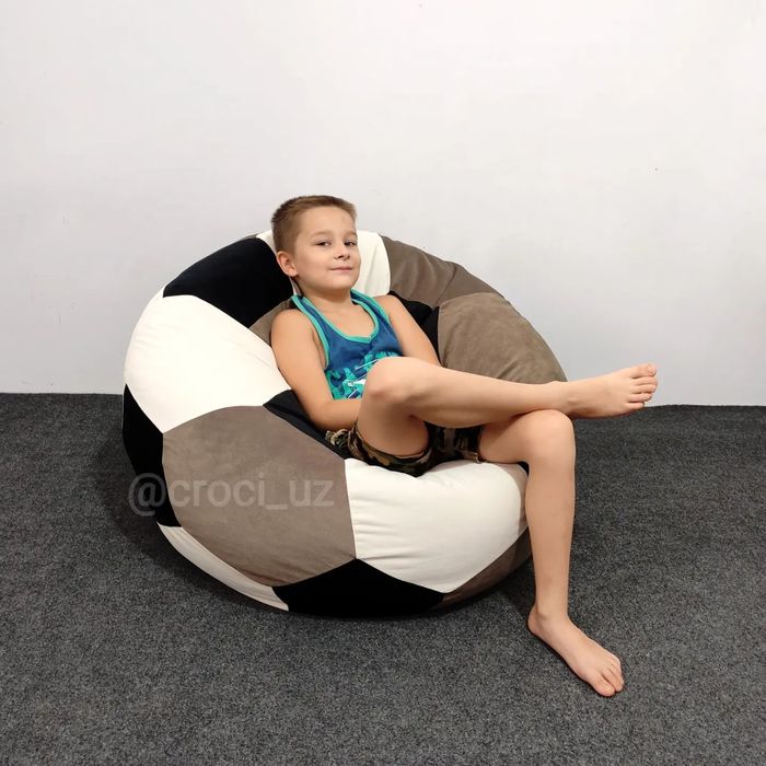 Кресло мяч , бескаркасное кресло - бинбэг .