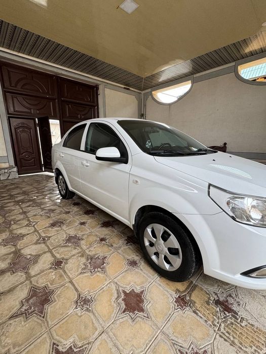 Автомобиль Сотилади