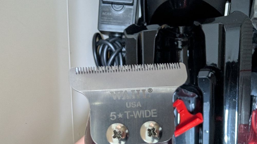 Masina De Contur Profesional Wahl Detailer Cu Cablu si Lame Precizie