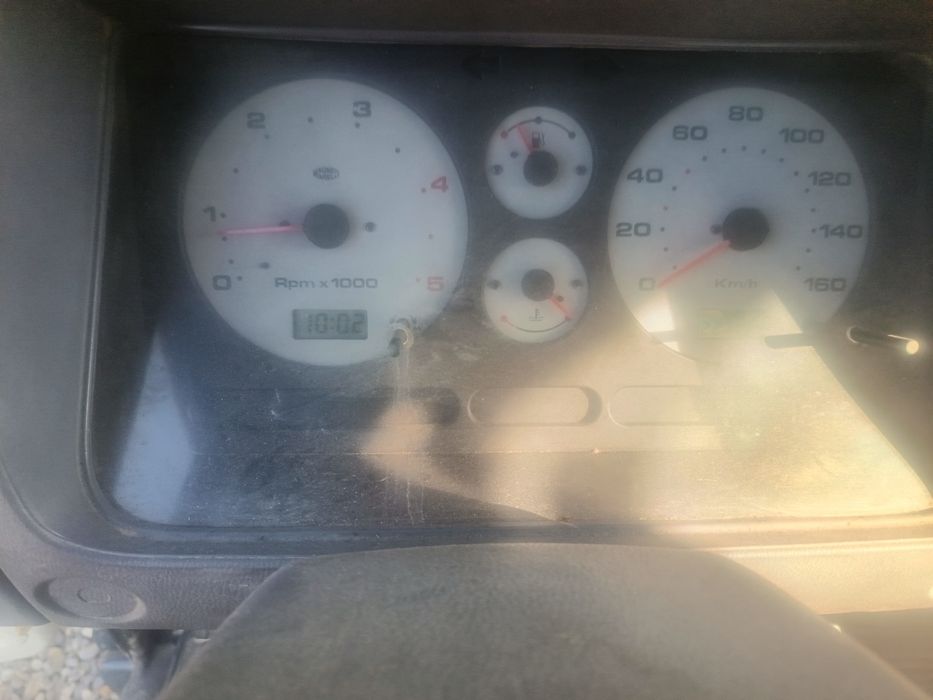 Vând Nissan cabstar basculabil