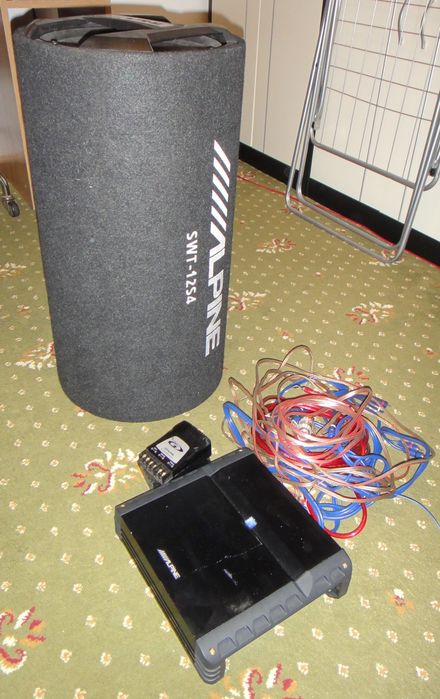 Sistem audio Alpine – subwoofer SWT-12S4 + amplificator PMX-F640