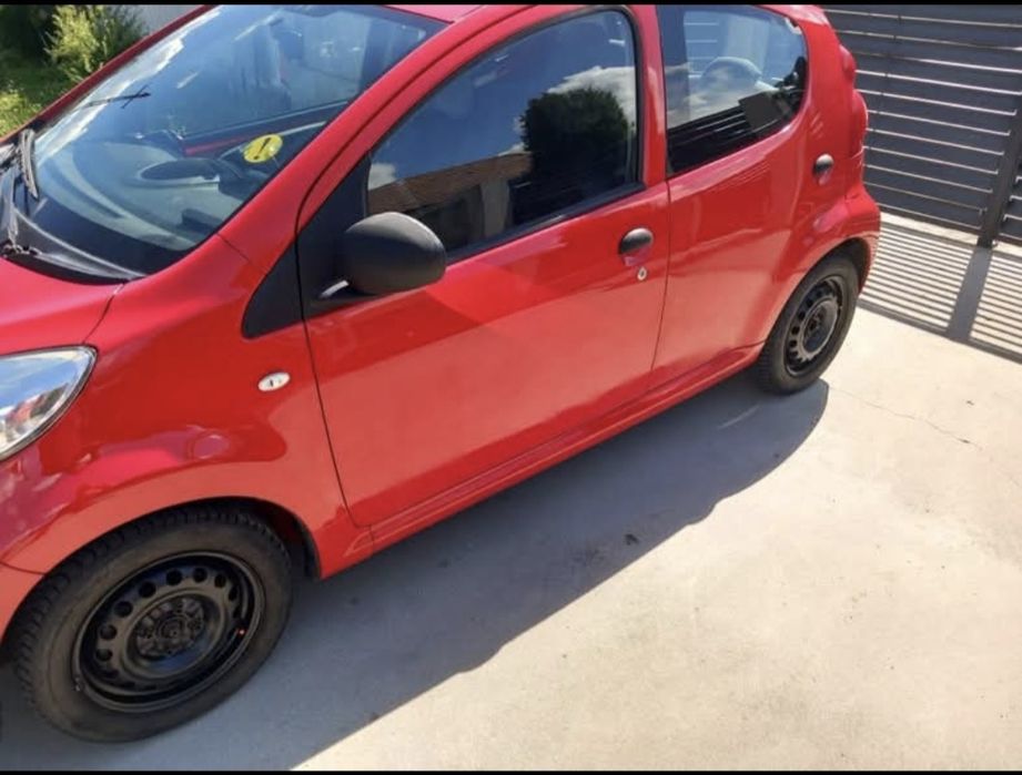 Peugeot 107 1.0 l benzina , anu 2007