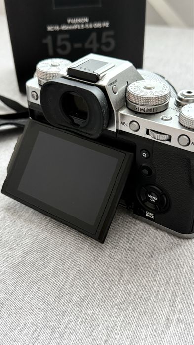 Vând cameră Fujifilm X-T3