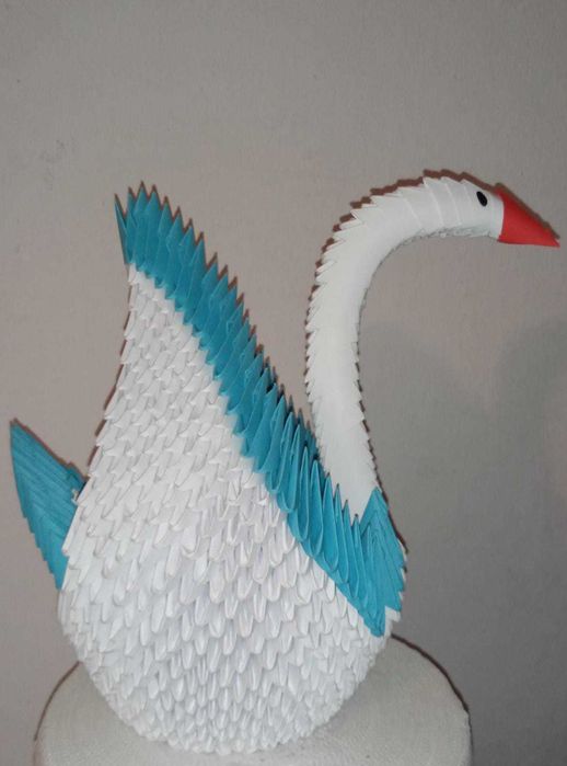 Origami, lebădă, făcută manual