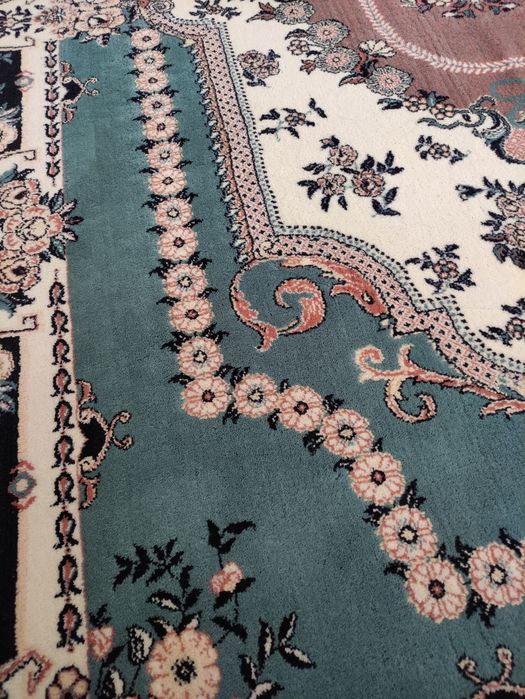 Автентичен вълнен килим