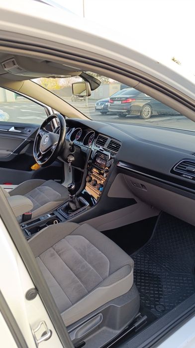 Vând  mașina de familie VW Golf 7 1.6 TDI 4Motion (4x4) – de cursa lunga  - motorizare fiabila