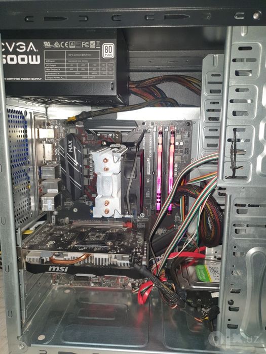 С ПК: r5 2600, Gtx 1650D6, 16gb3200, 256+500gb