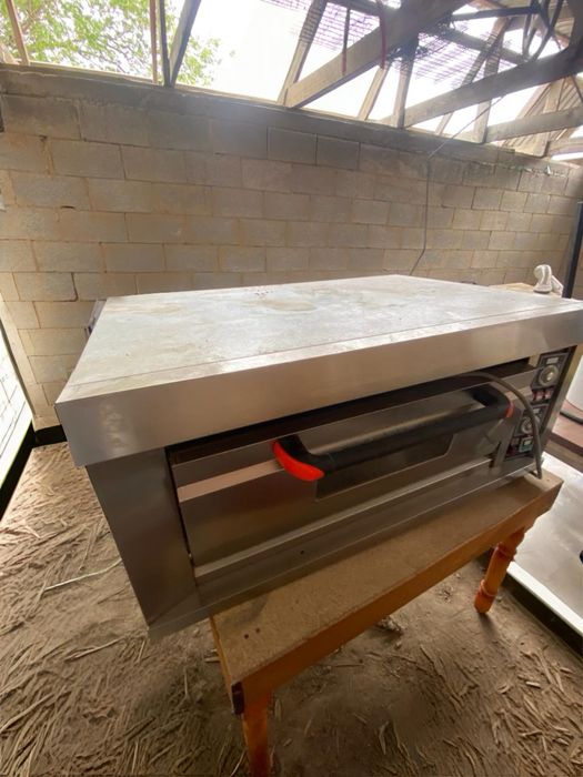 Профессиональная печь для пиццы