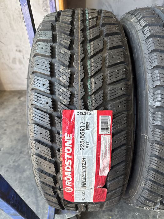 225/55/17 Roadstone 97T
