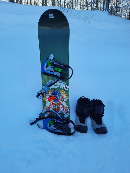 Сноуборд, крепления, ботинки, чехол.