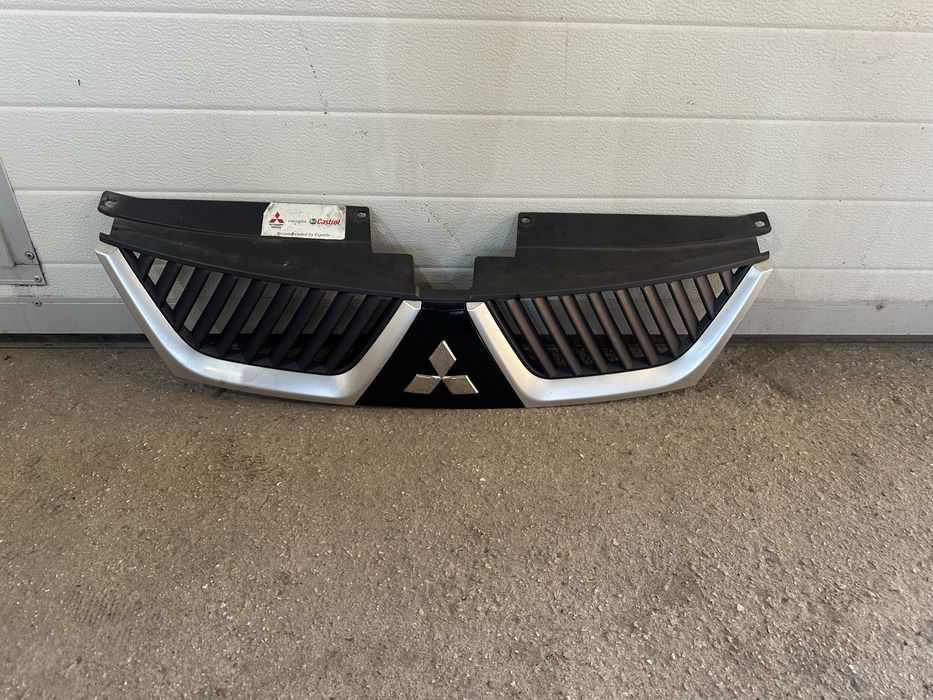 Решетка/Маска за Митсубиши Аутлендър до 2013г.!