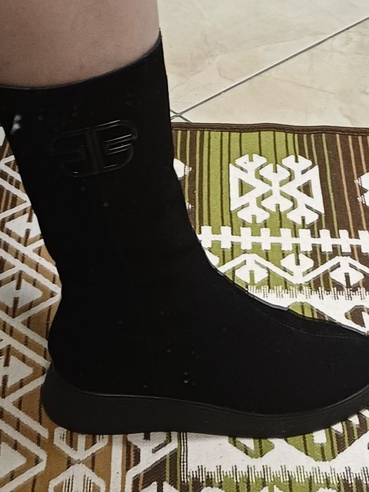 Cizme din  piele întoarsă marimea 40