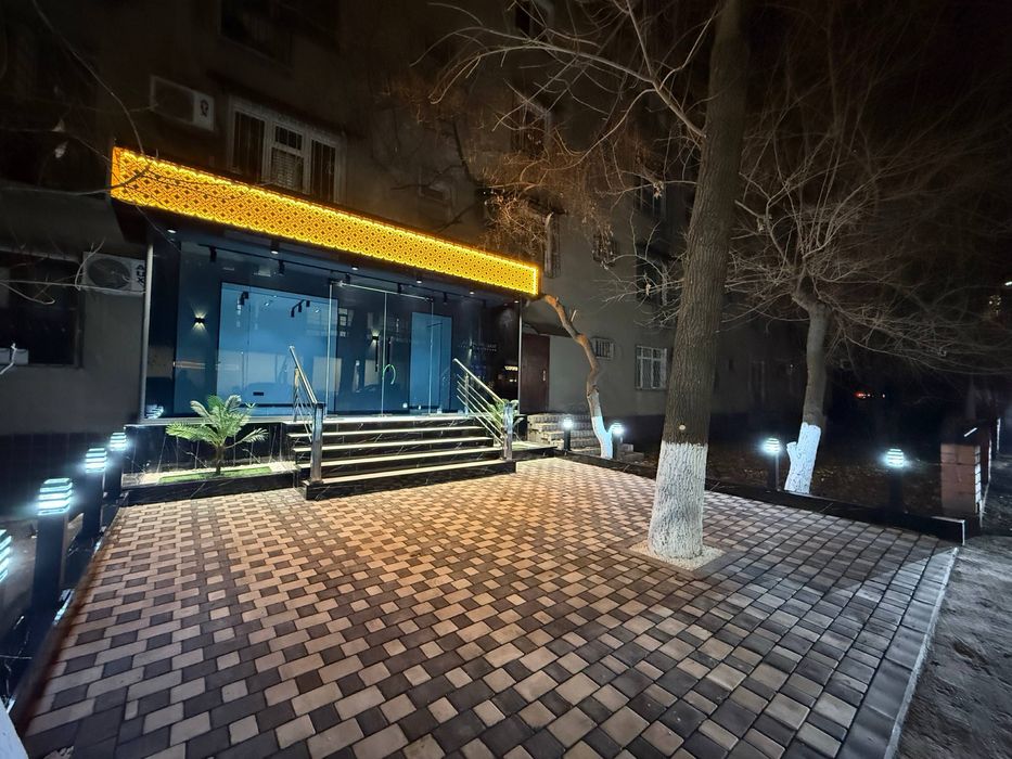 Яккасарай/парк Бобура - Продается нежилое помещение вдоль дороги 80м2