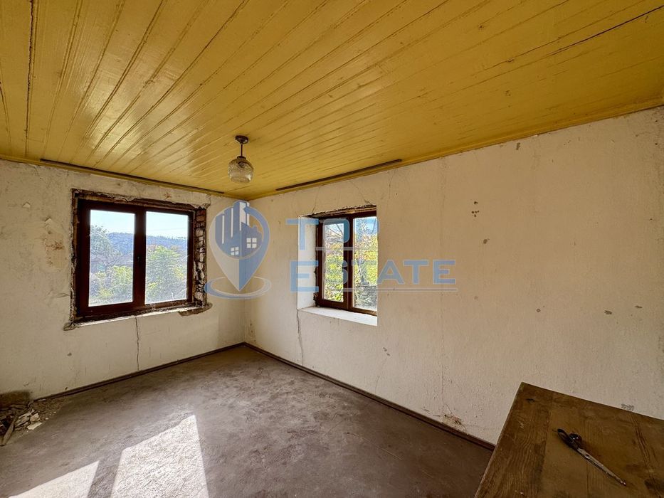 Продава се Къща в с. Долна Липница, Област Велико Търново - 70 кв.м за 131 €/кв.м - Снимка #1