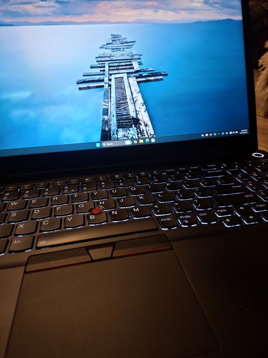 Lenovo e15 16gb i5-10210u 10th gen