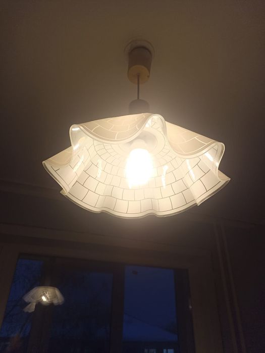 Продам люстры разных видов