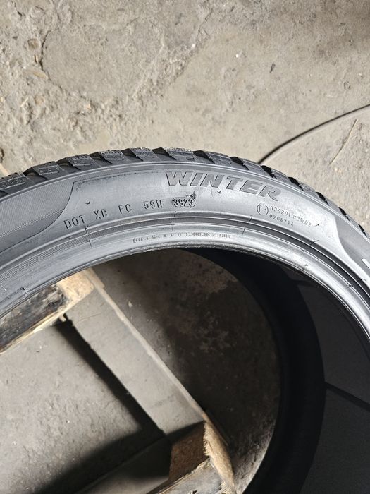 4 anvelope iarna 235 40 19 Pirelli 2023