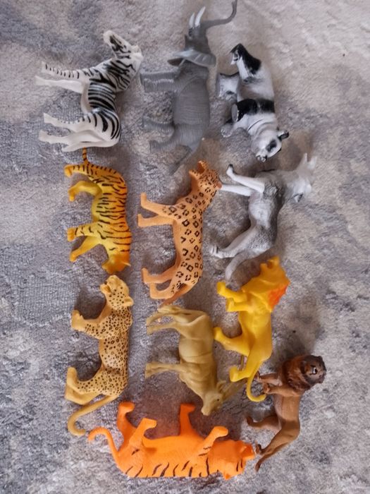 Игрушки фигурки животных
