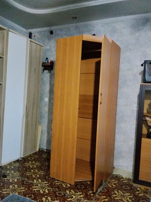 Отдам даром  угловой шкаф