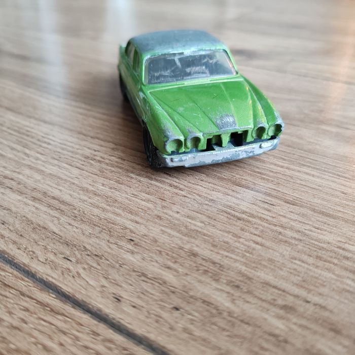 Jaguar XJ 1:32 Matchbox made in Bulgaria