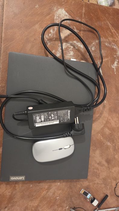 Срочно продаётся ноутбук Lenovo V14-IGL