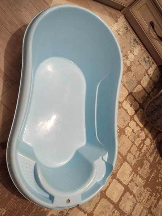 Продам ванночку голубого цвета