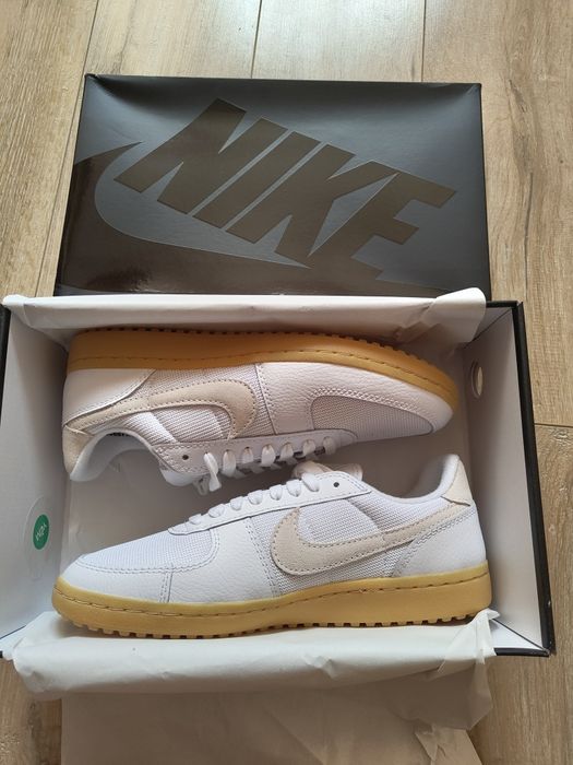 NOI Nike Field General 82 SP 42 teniși bărbați albi gum sole crem