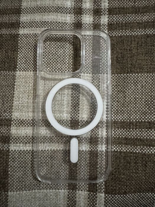 Оригинальный прозрачный чехол на iphone 15pro