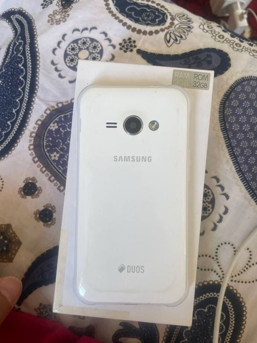 Telefonlar sotiladi