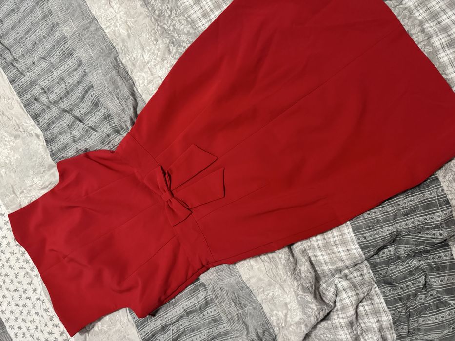 Елегантни рокли Dika