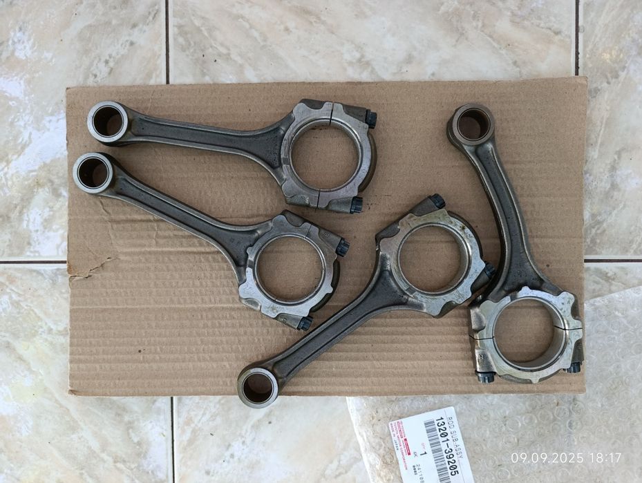 Биела Биели Мотовилка Toyota Avensis III 2.0 бензин, 152 к.с.