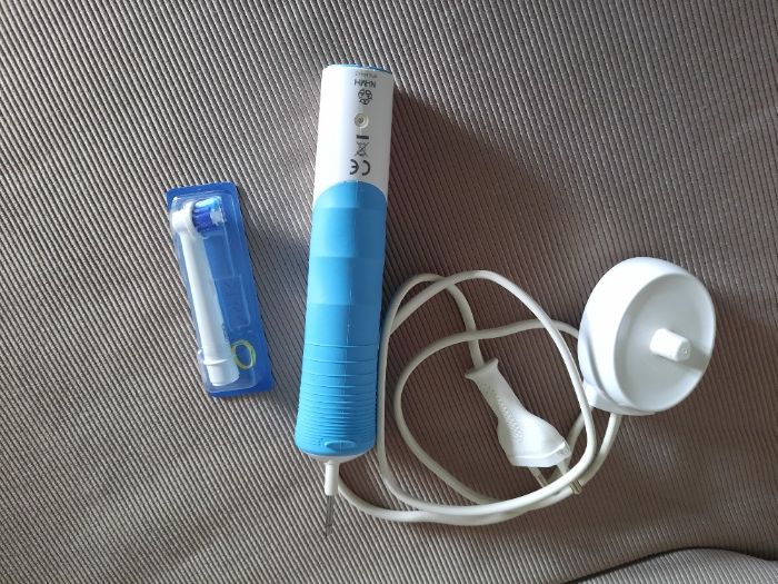 Periuta de dinti electrica Oral-B Vitality Plus Cross Action