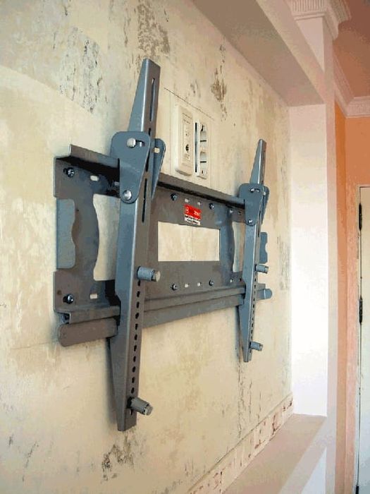 Установка телевизоров на стену