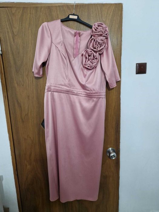 Rochie roz din tafta realizata pe comanda, marime M/L