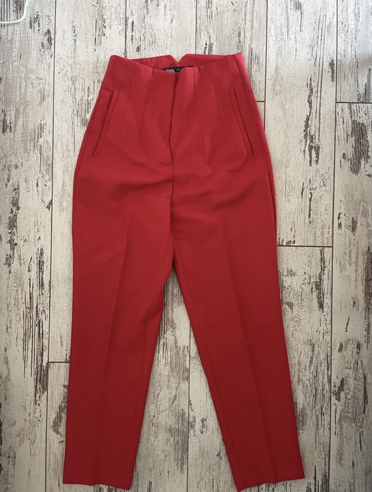 Червен панталон zara