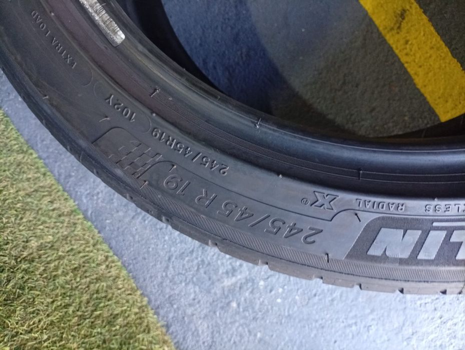 245 45 19 Michelin