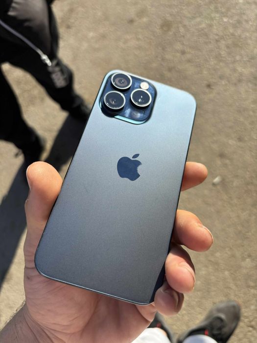 Продавам Iphone 15 pro max 256gb 87BH