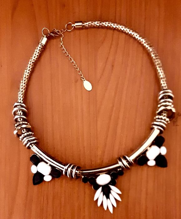 Ново златисто колие и Нови,златисти бутонели