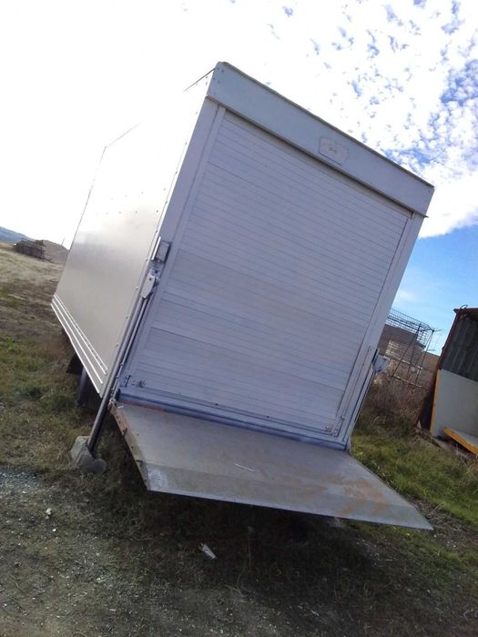 ФУРГОН с Падащ борд за Бус -Камион.. Има хидравличен падащ борд