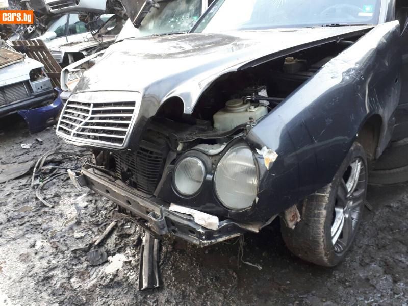 Мерцедес е220д 1999