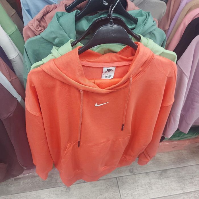 Дамски спортни екипи