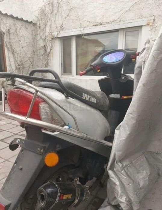 Продам скутер Yadea 80куб