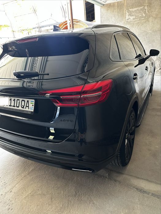 Hongqi hs5 15.400