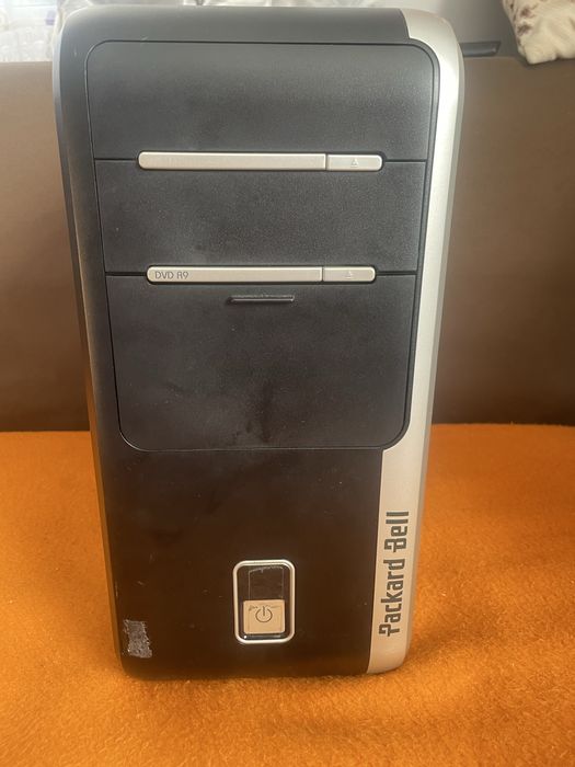 Vand carcasa pc de la packard bell