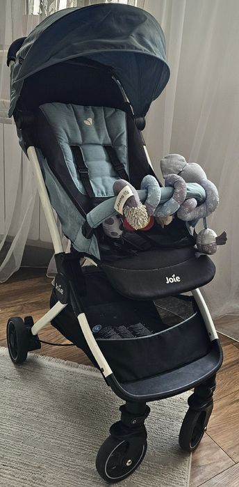 Коляска прогулочная Joie Pact lite