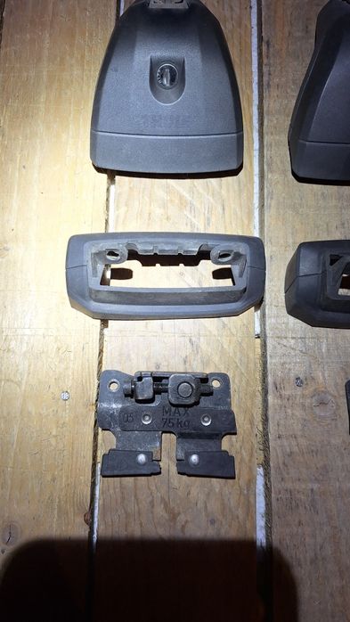 Vind sistem fixare bare transversale Thule pentru Peugeot 207